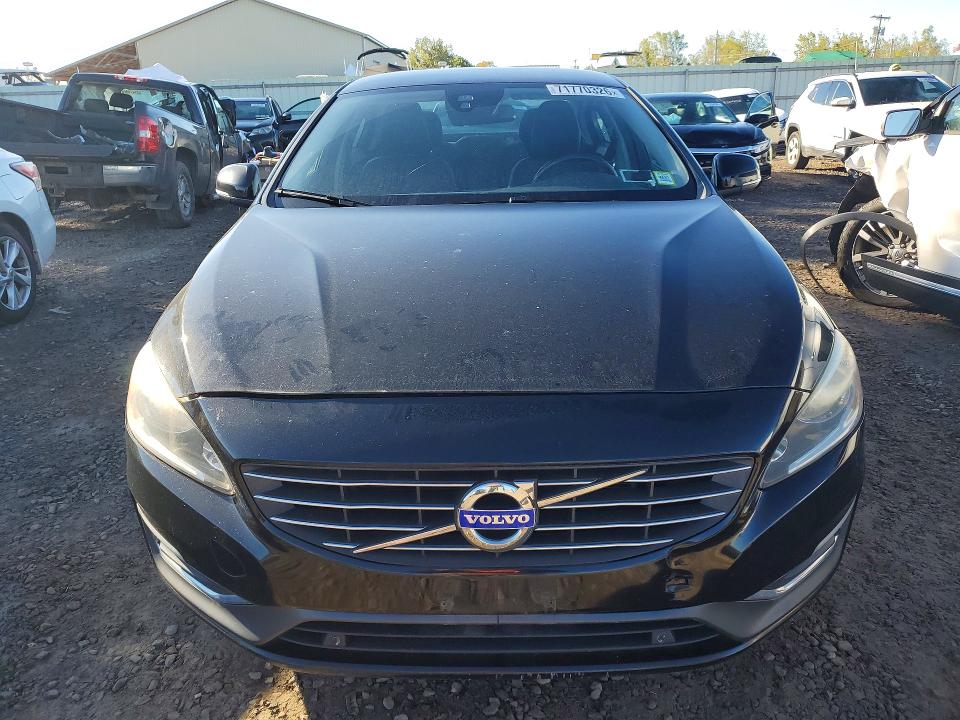 71770326 :رقم المزاد ، YV126MFJ0F1343581 vin ، 2015 Volvo S60 مزاد بيع