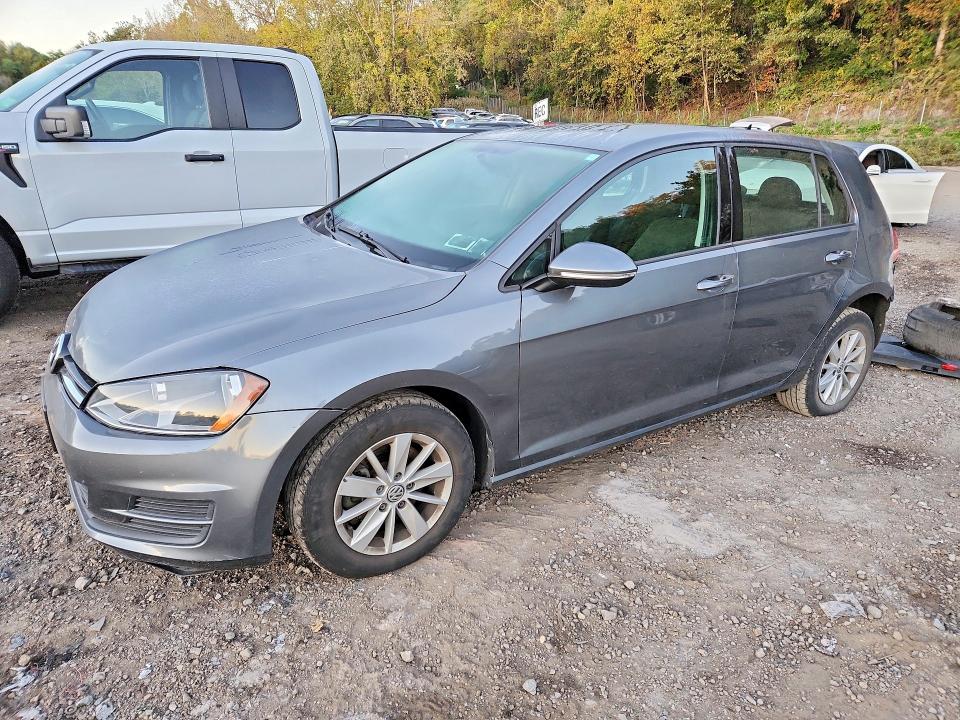 70524426 :رقم المزاد ، 3VW117AUXHM044685 vin ، 2017 Volkswagen Golf مزاد بيع