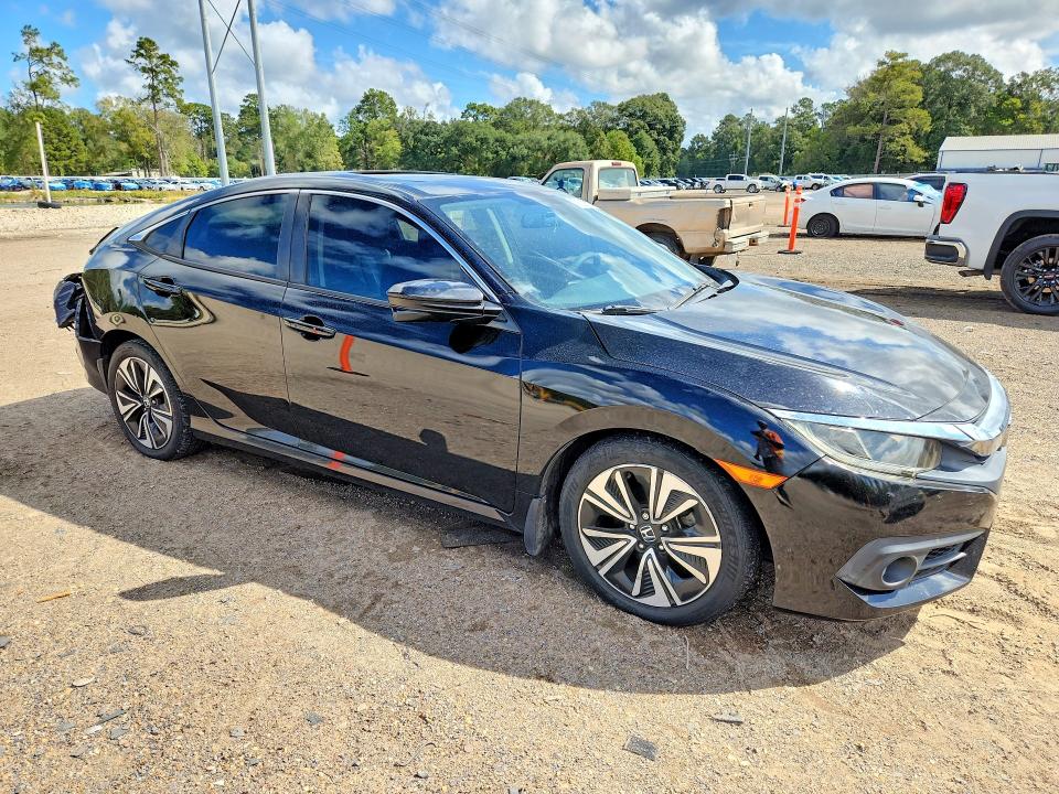 Продажа на аукционе авто 2017 Honda Civic, vin: 19XFC1F3XHE004357, номер лота: 71010506