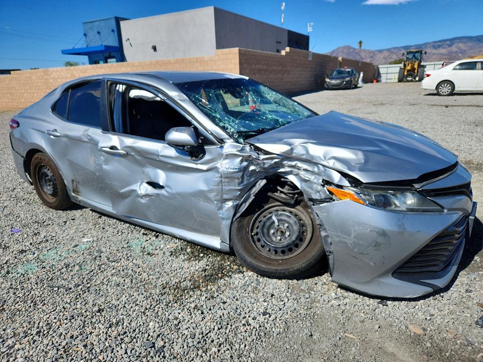 Продажа на аукционе авто 2018 Toyota Camry, vin: 4T1B31HK6JU001901, номер лота: 73108446