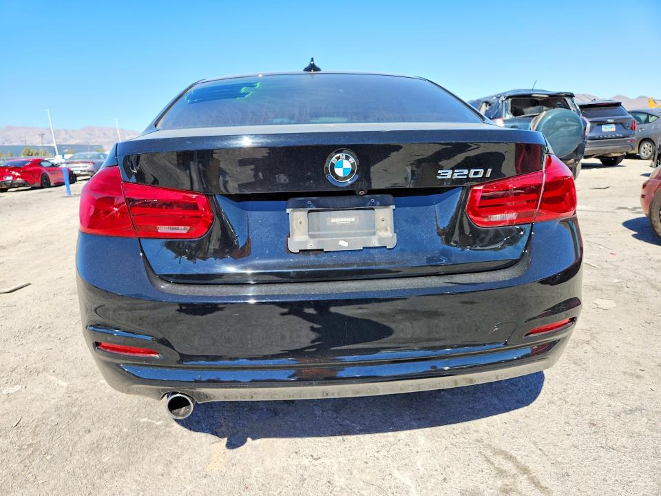 71074686 :رقم المزاد ، WBA8A9C59JAH14023 vin ، 2018 Bmw 320 مزاد بيع