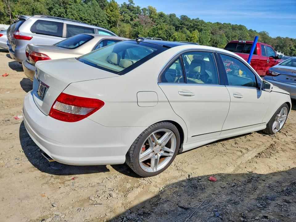 Продажа на аукционе авто 2011 Mercedes-benz C, vin: WDDGF5EB5BA483993, номер лота: 69851356