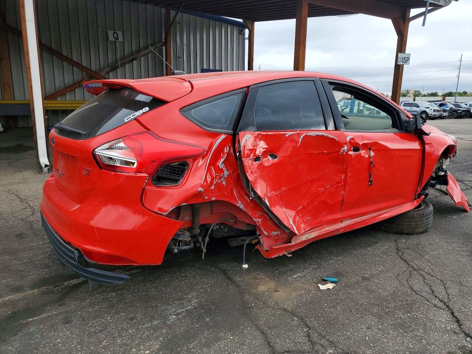 72375736 :رقم المزاد ، 1FADP3L94HL229855 vin ، 2017 Ford Focus مزاد بيع