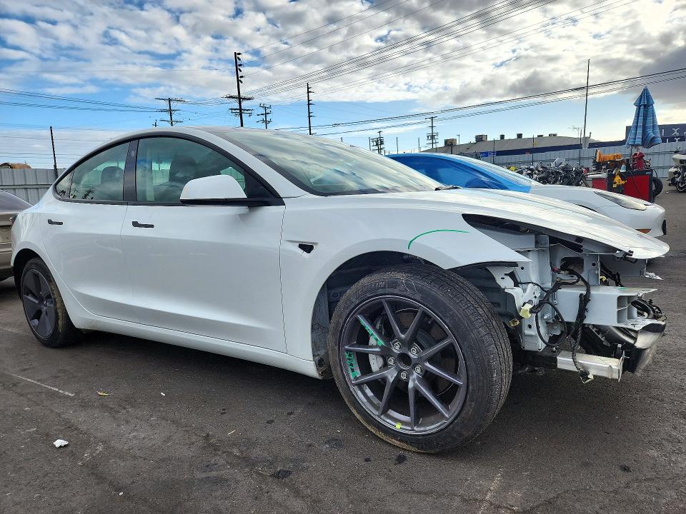 Продажа на аукционе авто 2023 Tesla Model 3, vin: 5YJ3E1EA9PF476961, номер лота: 72722266