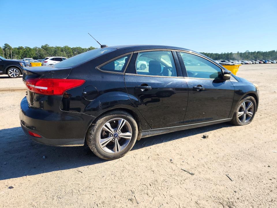 73032716 :رقم المزاد ، 1FADP3FEXHL256597 vin ، 2017 Ford Focus مزاد بيع