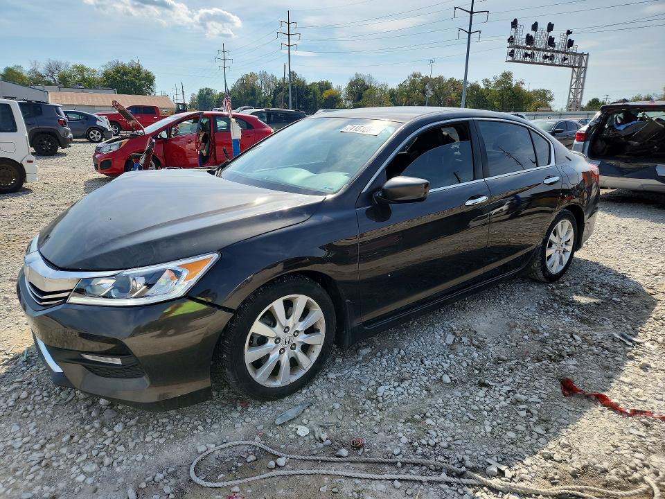 71151256 :رقم المزاد ، 1HGCR2F15HA043223 vin ، 2017 Honda Accord مزاد بيع