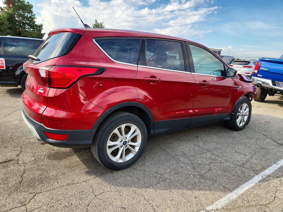 Продаж на аукціоні авто 2019 Ford Escape, vin: 1FMCU0GD2KUB99523, номер лоту: 72401466