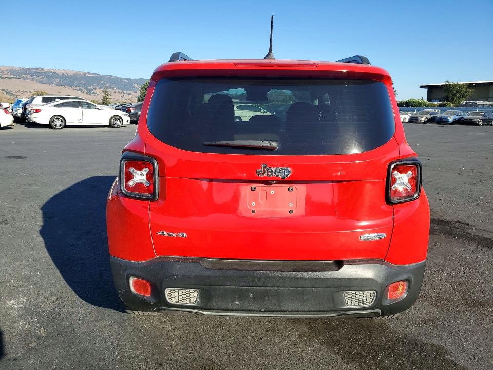 2015 Jeep Renegade მანქანა იყიდება აუქციონზე, vin: ZACCJBBT2FPB45475, აუქციონის ნომერი: 71768716