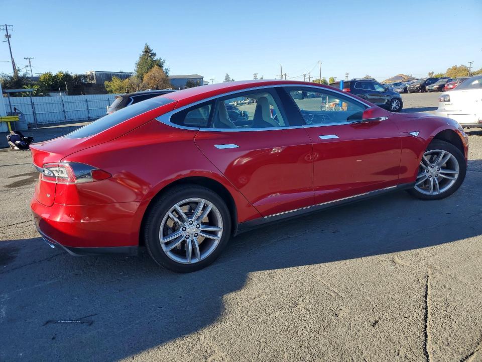 Продажа на аукционе авто 2014 Tesla Model S, vin: 5YJSA1H17EFP30571, номер лота: 70846756