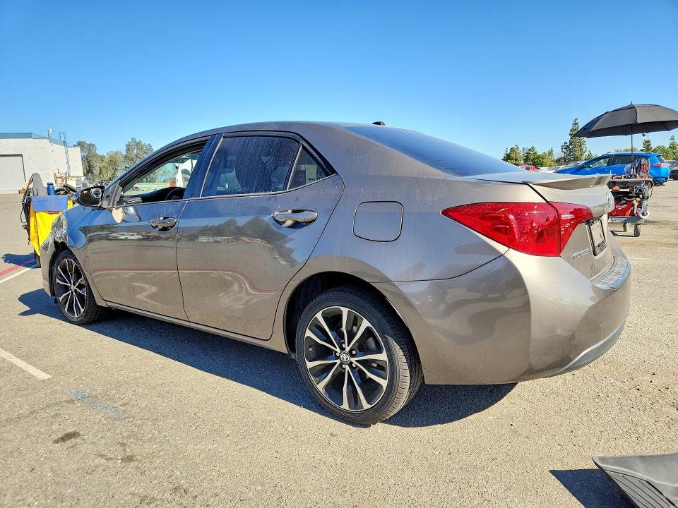 2018 Toyota Corolla მანქანა იყიდება აუქციონზე, vin: 5YFBURHE8JP807262, აუქციონის ნომერი: 71466696