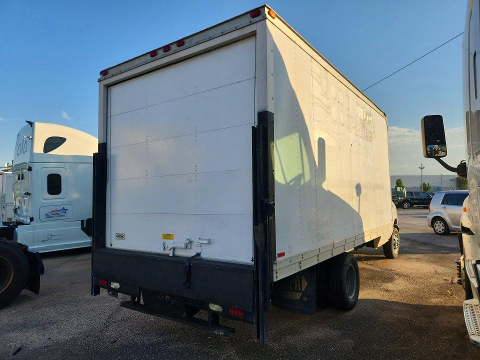 70629496 :رقم المزاد ، 1FDWE35L51HA24437 vin ، 2001 Ford E350 مزاد بيع