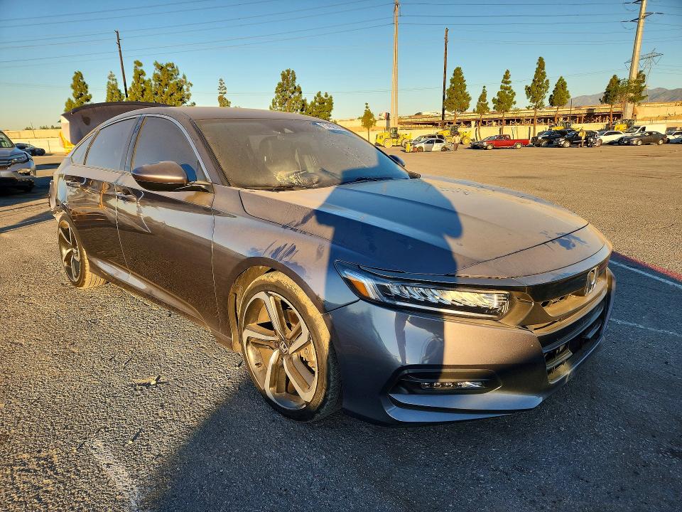 71452786 :رقم المزاد ، 1HGCV1F31LA138507 vin ، 2020 Honda Accord مزاد بيع