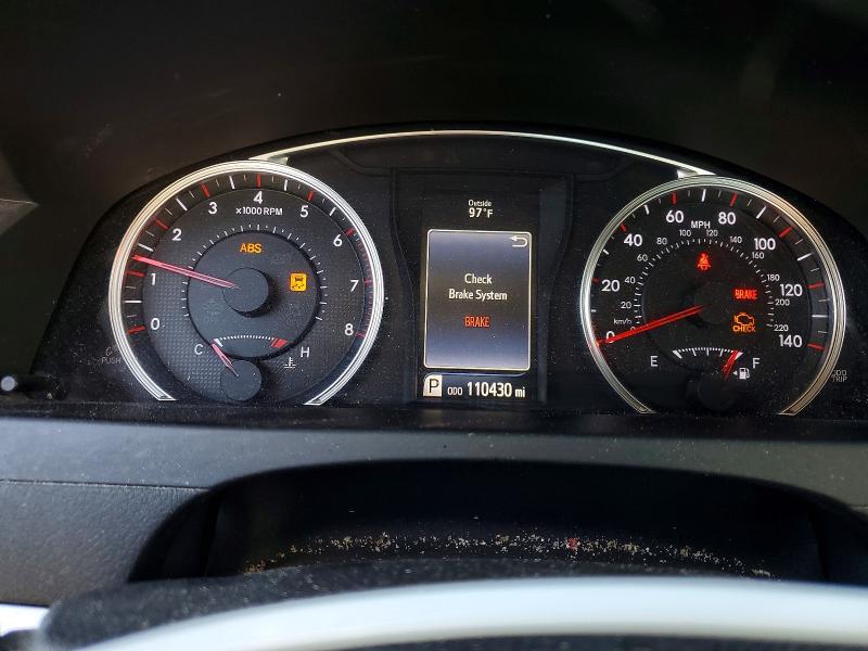 70300946 :رقم المزاد ، 4T1BF1FK4FU041685 vin ، 2015 Toyota Camry مزاد بيع
