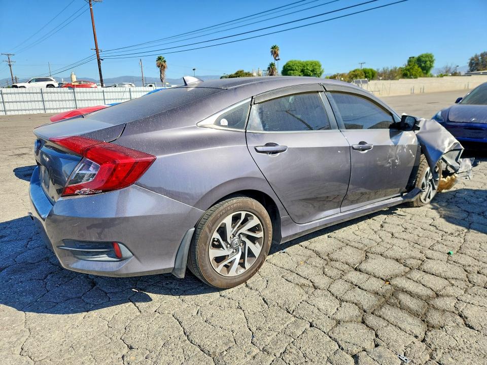 Продажа на аукционе авто 2017 Honda Civic, vin: 2HGFC2F78HH515452, номер лота: 71474016