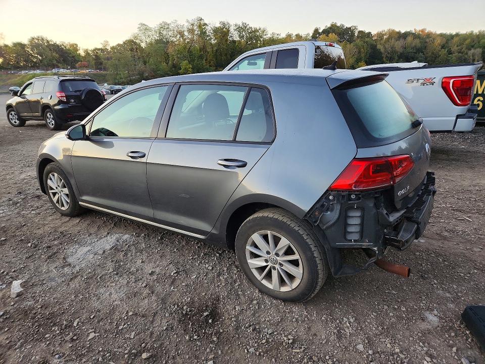 70524426 :رقم المزاد ، 3VW117AUXHM044685 vin ، 2017 Volkswagen Golf مزاد بيع