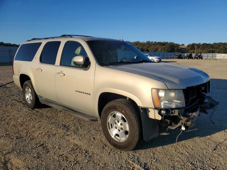 71840986 :رقم المزاد ، 1GNSKJE30BR371256 vin ، 2011 Chevrolet Suburban مزاد بيع