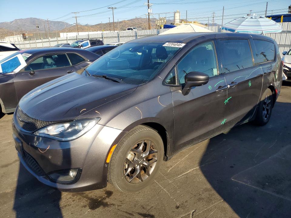 Продажа на аукционе авто 2019 Chrysler Pacifica, vin: 2C4RC1FG8KR605062, номер лота: 72204046