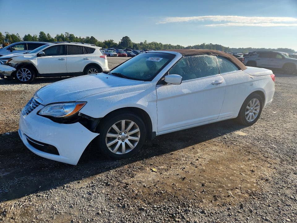2013 Chrysler 200 მანქანა იყიდება აუქციონზე, vin: 1C3BCBEB5DN512016, აუქციონის ნომერი: 71822796