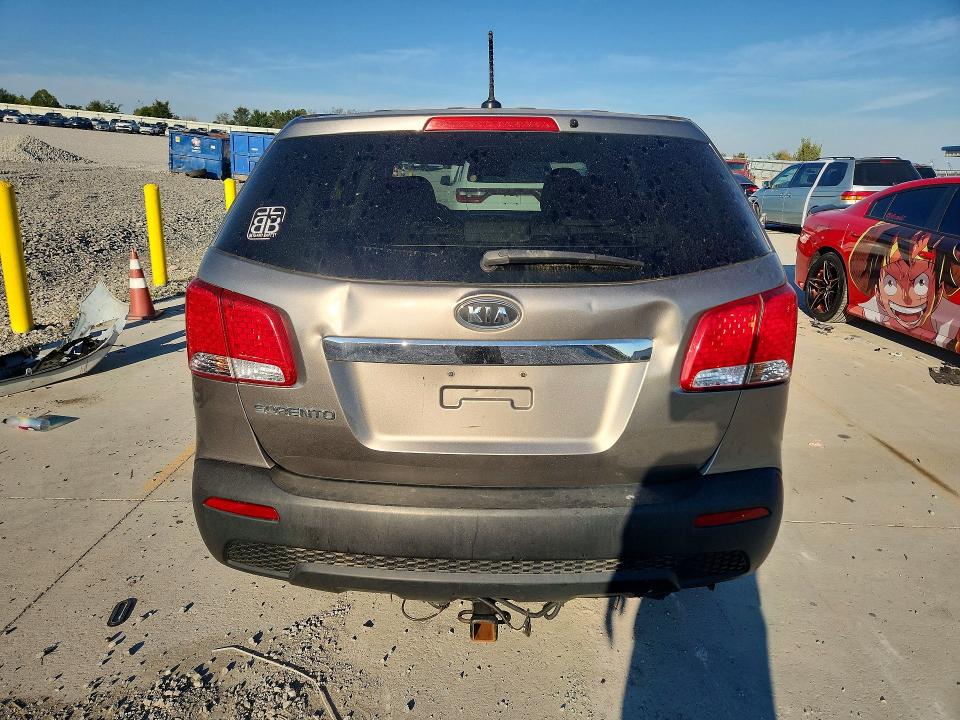 2013 Kia Sorento მანქანა იყიდება აუქციონზე, vin: 5XYKT3A14DG333021, აუქციონის ნომერი: 71269176