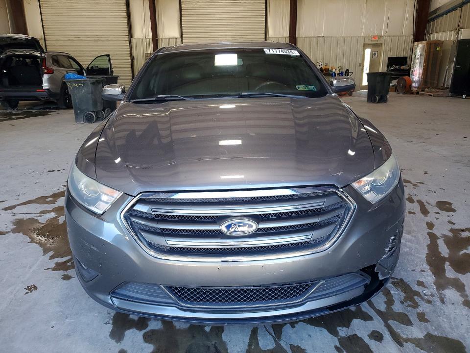 71774536 :رقم المزاد ، 1FAHP2F82DG110042 vin ، 2013 Ford Taurus مزاد بيع