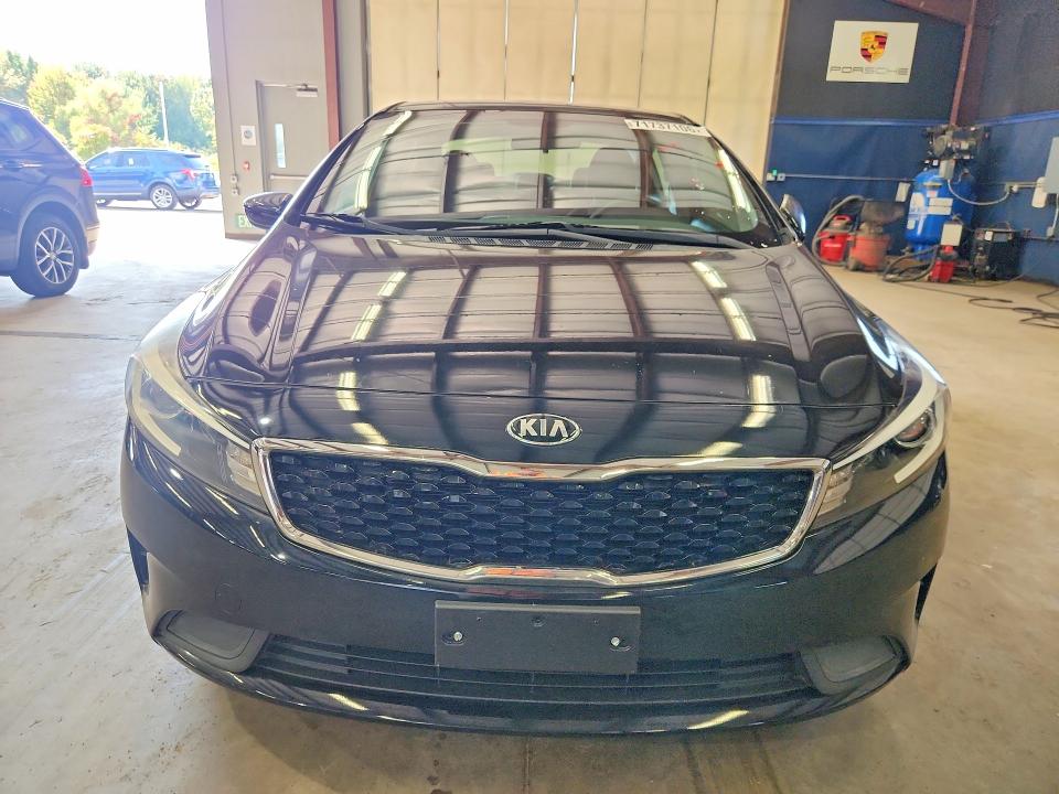 71737106 :رقم المزاد ، 3KPFK4A72JE230784 vin ، 2018 Kia Forte مزاد بيع