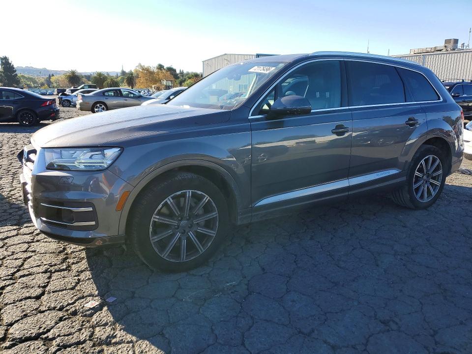 Продажа на аукционе авто 2018 Audi Q7, vin: WA1LAAF74JD050490, номер лота: 72175496