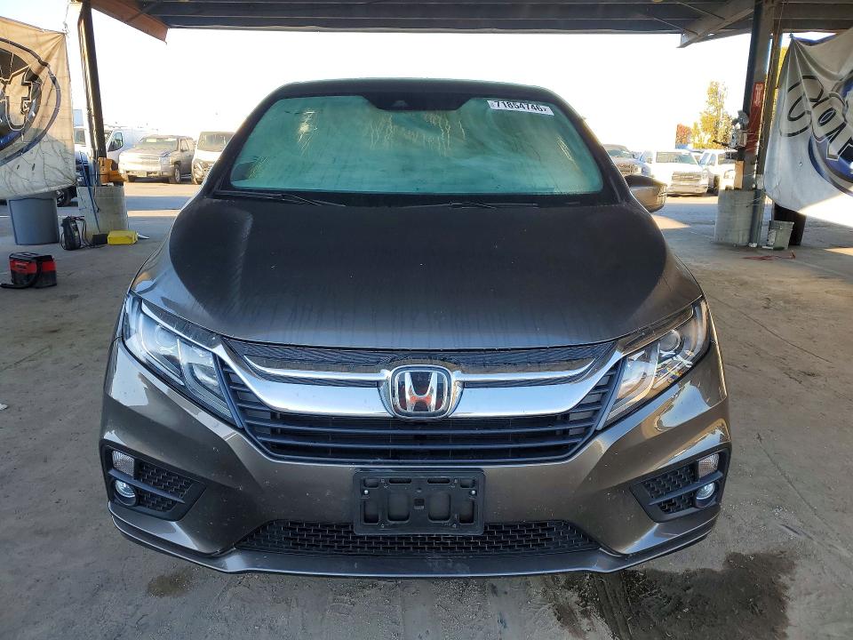 71854746 :رقم المزاد ، 5FNRL6H5XJB104399 vin ، 2018 Honda Odyssey مزاد بيع
