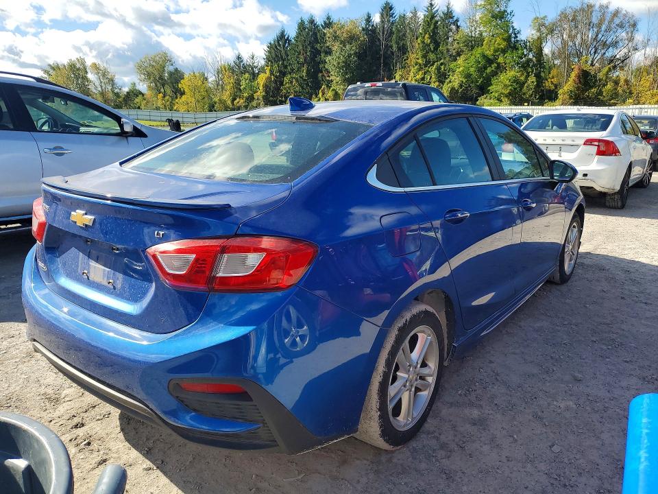 2018 Chevrolet Cruze მანქანა იყიდება აუქციონზე, vin: 1G1BE5SM8J7215845, აუქციონის ნომერი: 71592166