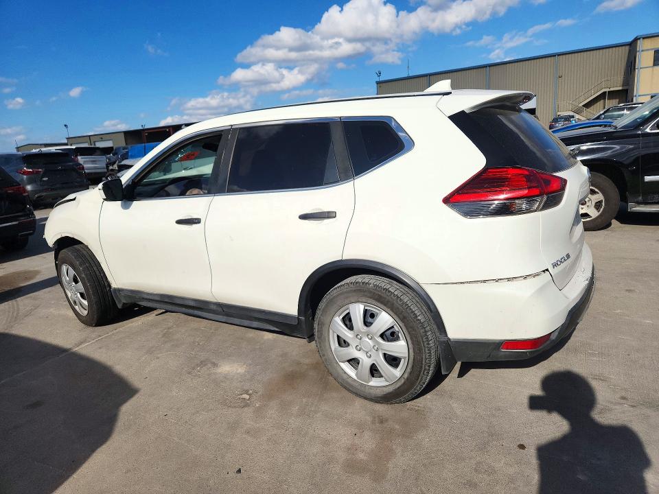 2017 Nissan Rogue მანქანა იყიდება აუქციონზე, vin: 5N1AT2MT5HC894787, აუქციონის ნომერი: 72726516