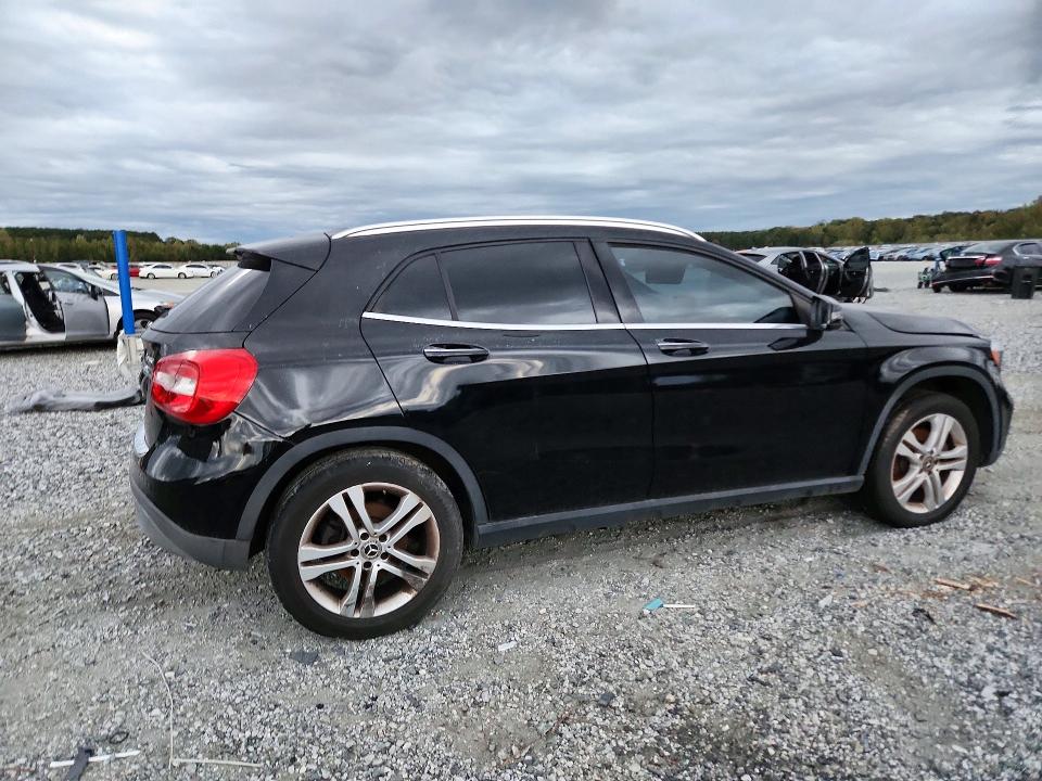 73499996 :رقم المزاد ، WDCTG4GB8JJ502865 vin ، 2018 Mercedes-benz Gla مزاد بيع