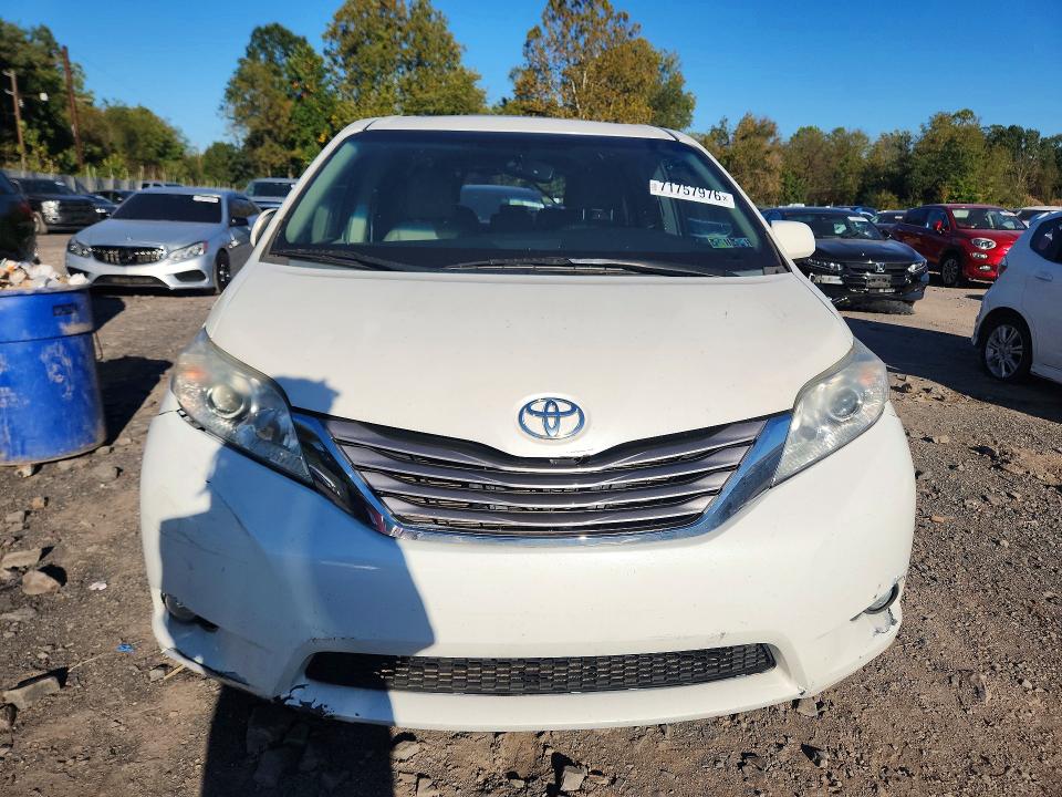 Продаж на аукціоні авто 2015 Toyota Sienna, vin: 5TDYK3DC8FS587184, номер лоту: 71757976