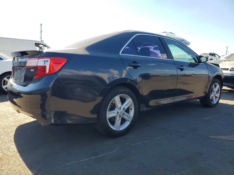 71836166 :رقم المزاد ، 4T1BF1FK9CU116554 vin ، 2012 Toyota Camry مزاد بيع