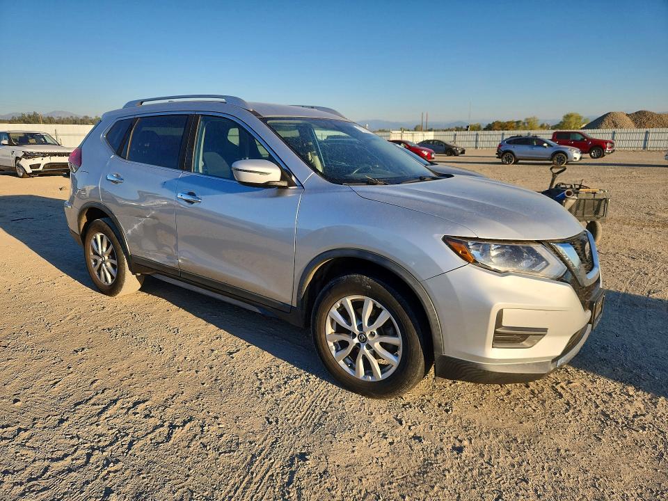 2018 Nissan Rogue მანქანა იყიდება აუქციონზე, vin: KNMAT2MV0JP568576, აუქციონის ნომერი: 71751196