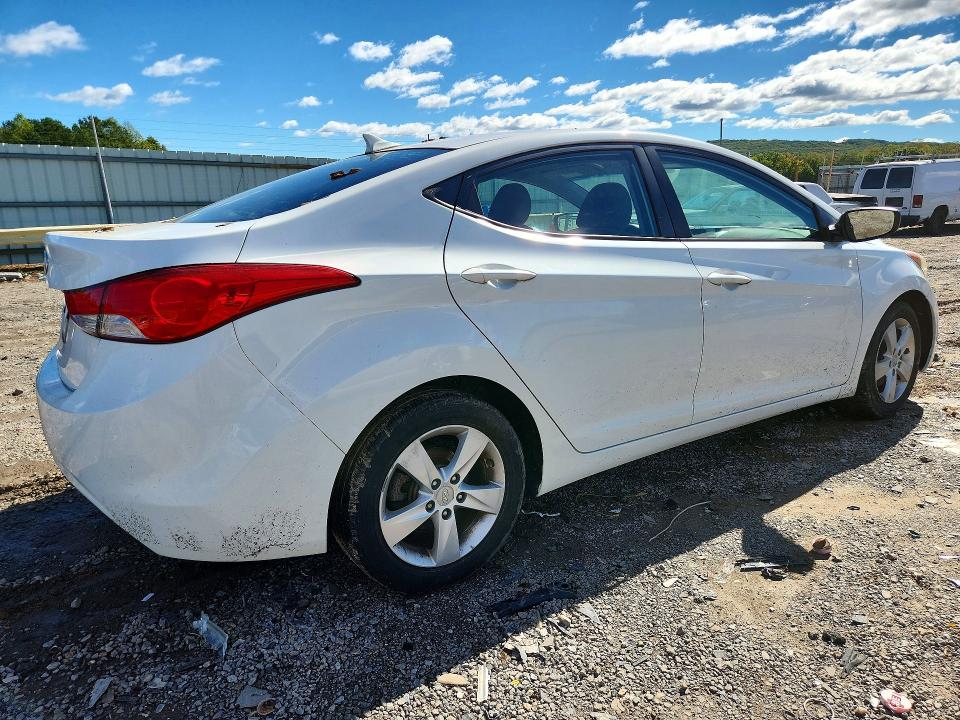2013 Hyundai Elantra მანქანა იყიდება აუქციონზე, vin: 5NPDH4AE0DH453717, აუქციონის ნომერი: 72045566