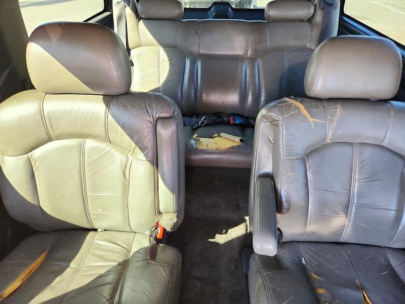 72244156 :رقم المزاد ، 3GNEC16T3YG164314 vin ، 2000 Chevrolet Suburban مزاد بيع