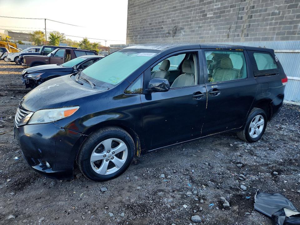 Auction sale of the 2013 Toyota Sienna, vin: 5TDZK3DCXDS289771, lot number: 72149466