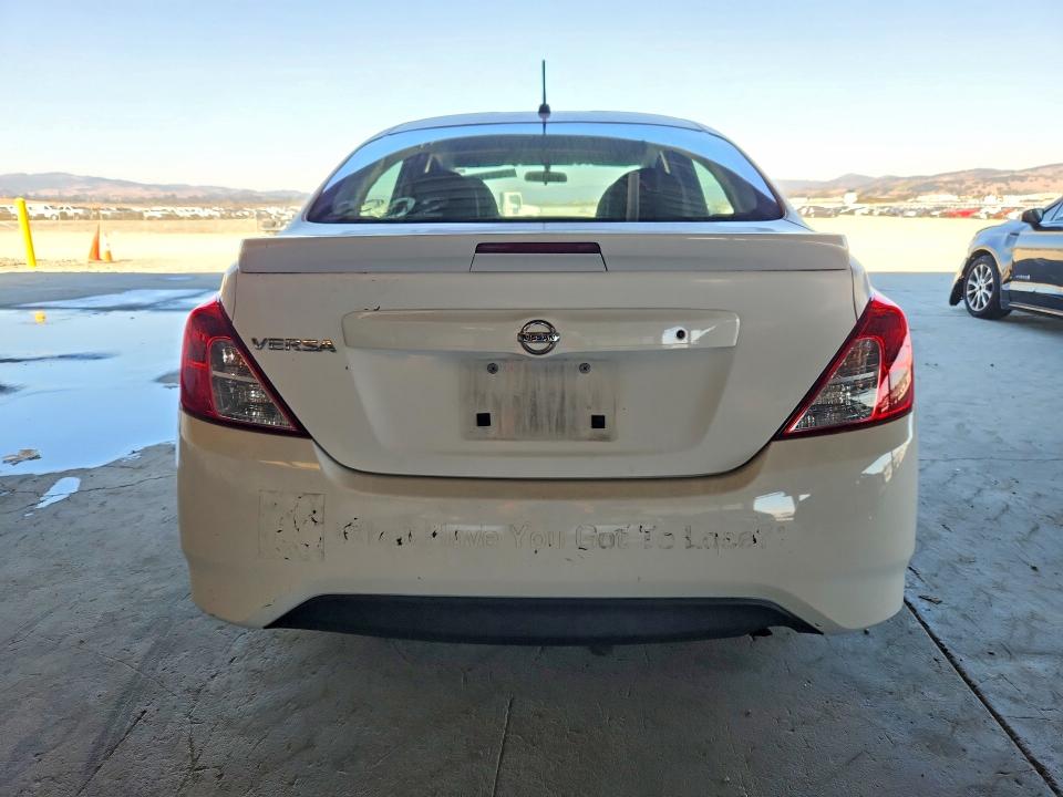 72089156 :رقم المزاد ، 3N1CN7AP6HL873837 vin ، 2017 Nissan Versa مزاد بيع