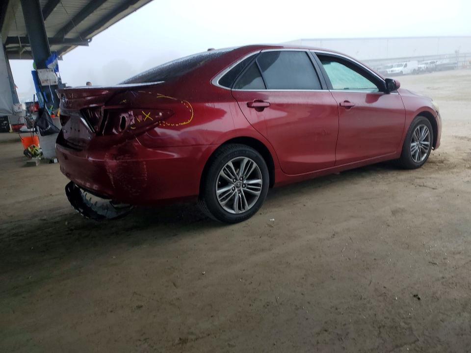 71250016 :رقم المزاد ، 4T1BF1FK0FU921332 vin ، 2015 Toyota Camry مزاد بيع