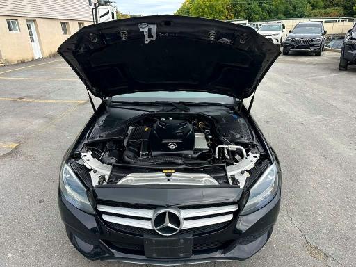 70369826 :رقم المزاد ، 55SWF4KB2HU205166 vin ، 2017 Mercedes-benz C مزاد بيع