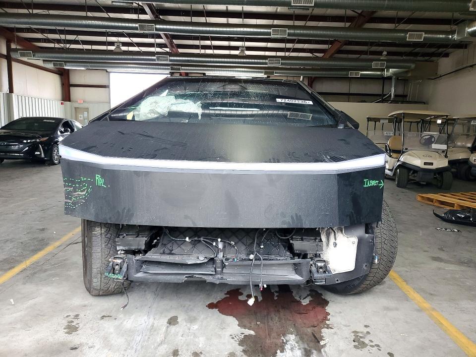 Продажа на аукционе авто 2025 Tesla Cybertruck, vin: 7G2CEHED2SA074401, номер лота: 72402236