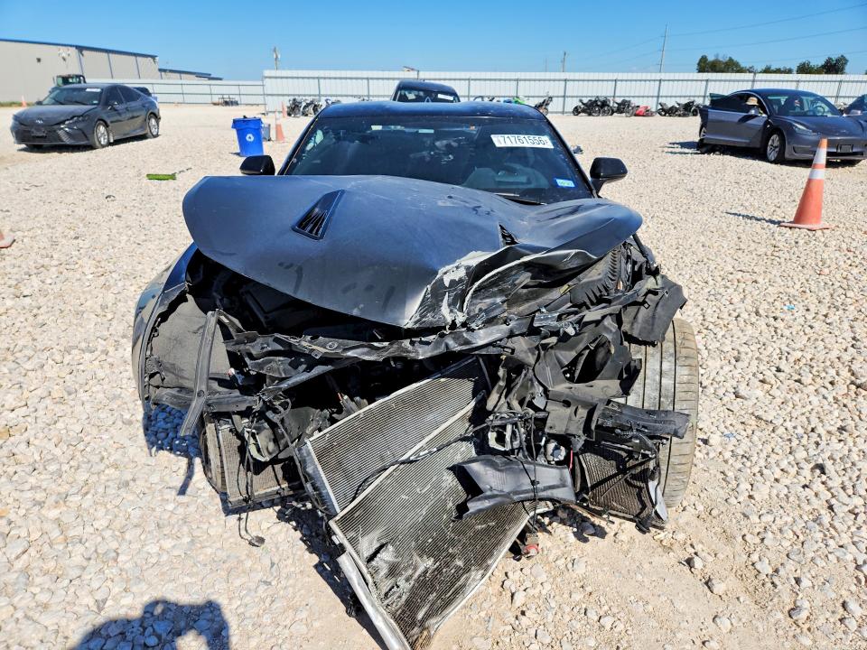 71761556 :رقم المزاد ، 1G1FE1R72J0183395 vin ، 2018 Chevrolet Camaro مزاد بيع