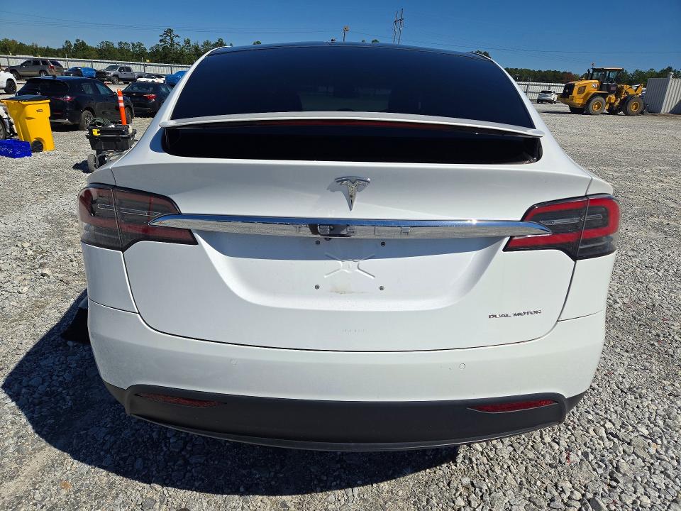 70988666 :رقم المزاد ، 5YJXCDE24LF299425 vin ، 2020 Tesla Model X مزاد بيع