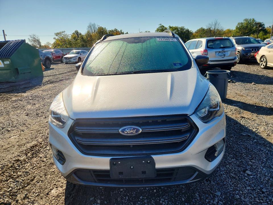 Продаж на аукціоні авто 2019 Ford Escape, vin: 1FMCU9HD5KUC43663, номер лоту: 72768016