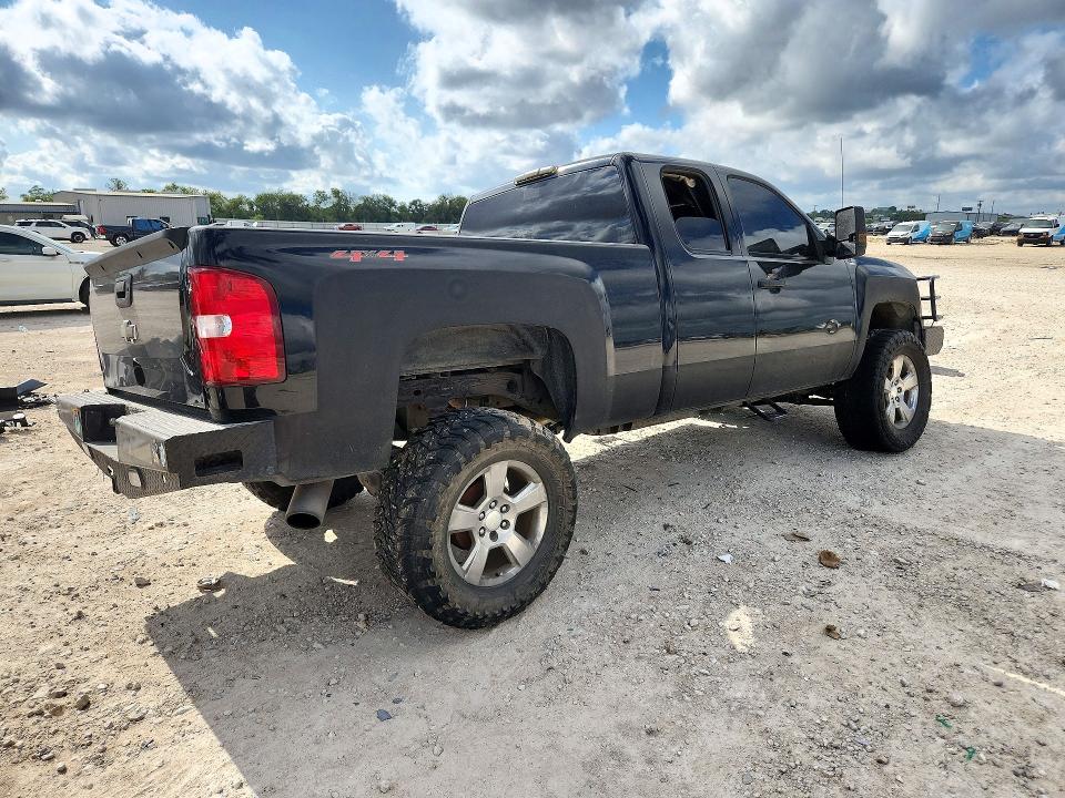 2013 Chevrolet Silverado მანქანა იყიდება აუქციონზე, vin: 1GCRKSE7XDZ240676, აუქციონის ნომერი: 72874526