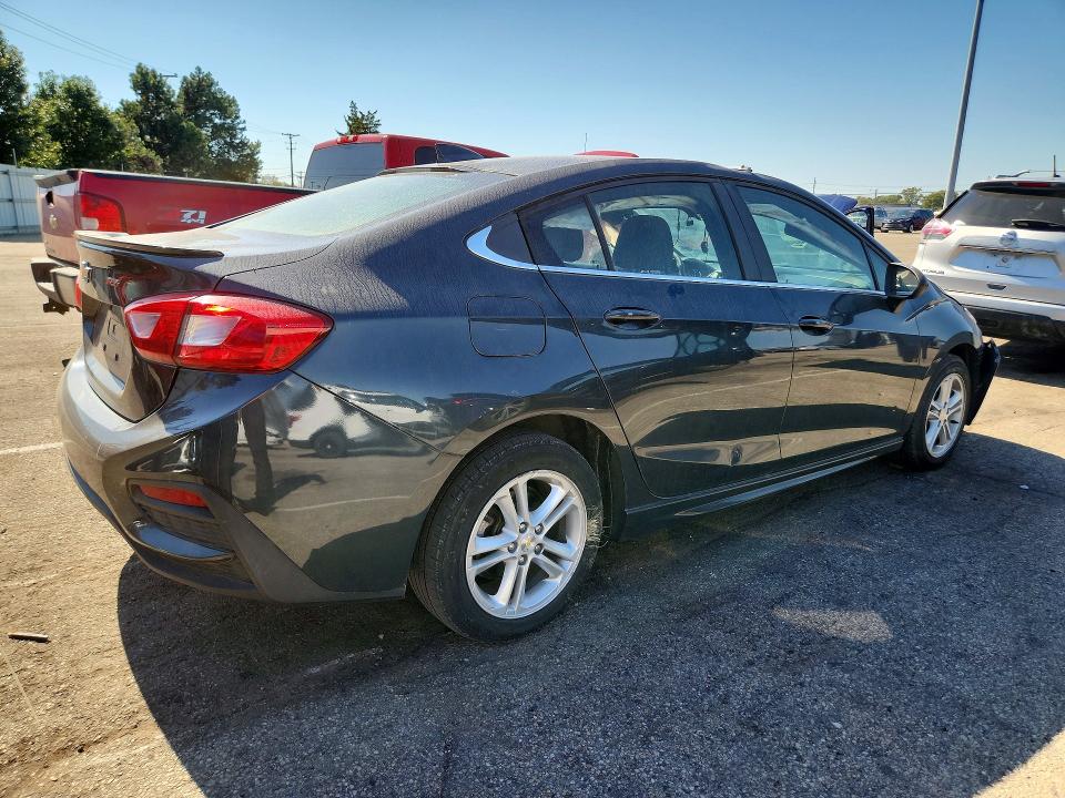 72044956 :رقم المزاد ، 1G1BD5SM0J7116925 vin ، 2018 Chevrolet Cruze مزاد بيع