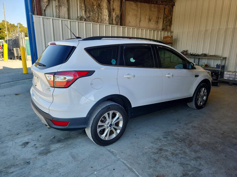 Продажа на аукционе авто 2017 Ford Escape, vin: 1FMCU0GD0HUB48708, номер лота: 71540226