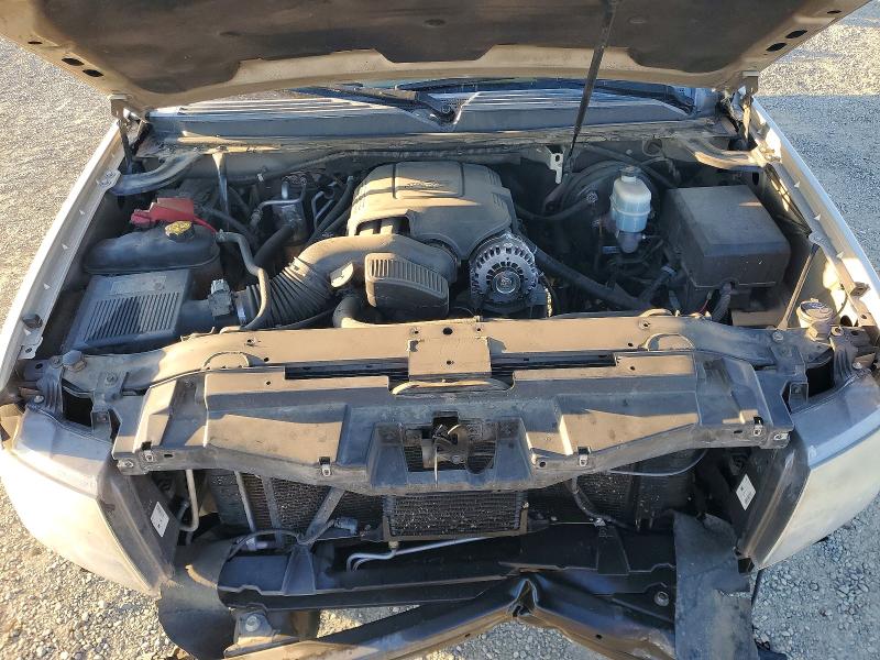71840986 :رقم المزاد ، 1GNSKJE30BR371256 vin ، 2011 Chevrolet Suburban مزاد بيع