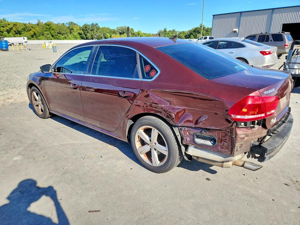 71451896 :رقم المزاد ، 1VWBT7A35EC081551 vin ، 2014 Volkswagen Passat مزاد بيع