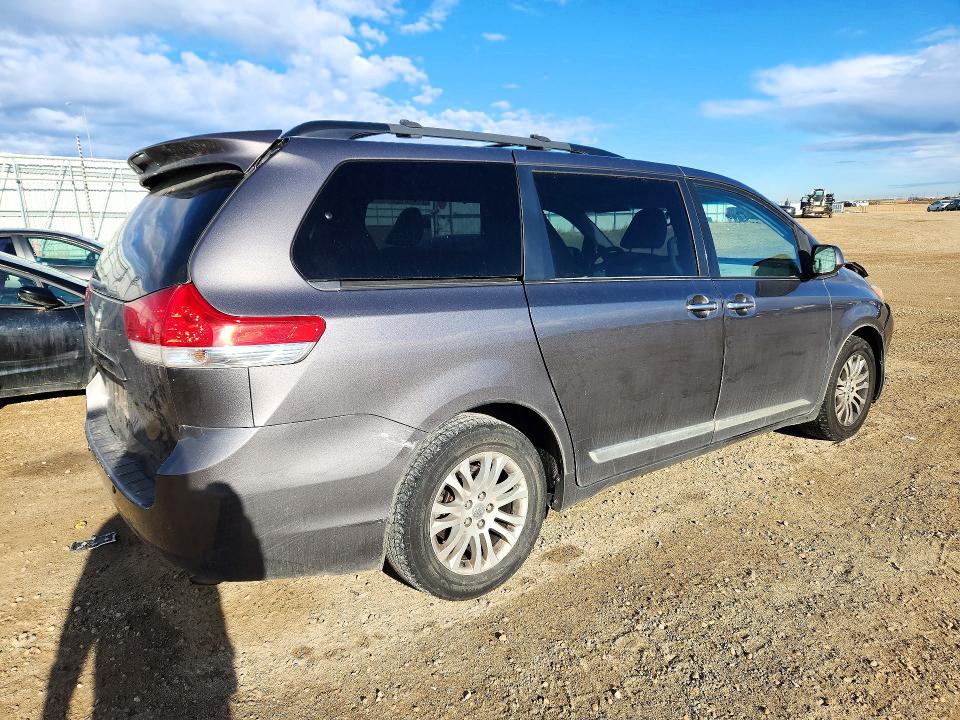 Продажа на аукционе авто 2011 Toyota Sienna, vin: 5TDYK3DC1BS170709, номер лота: 72556346