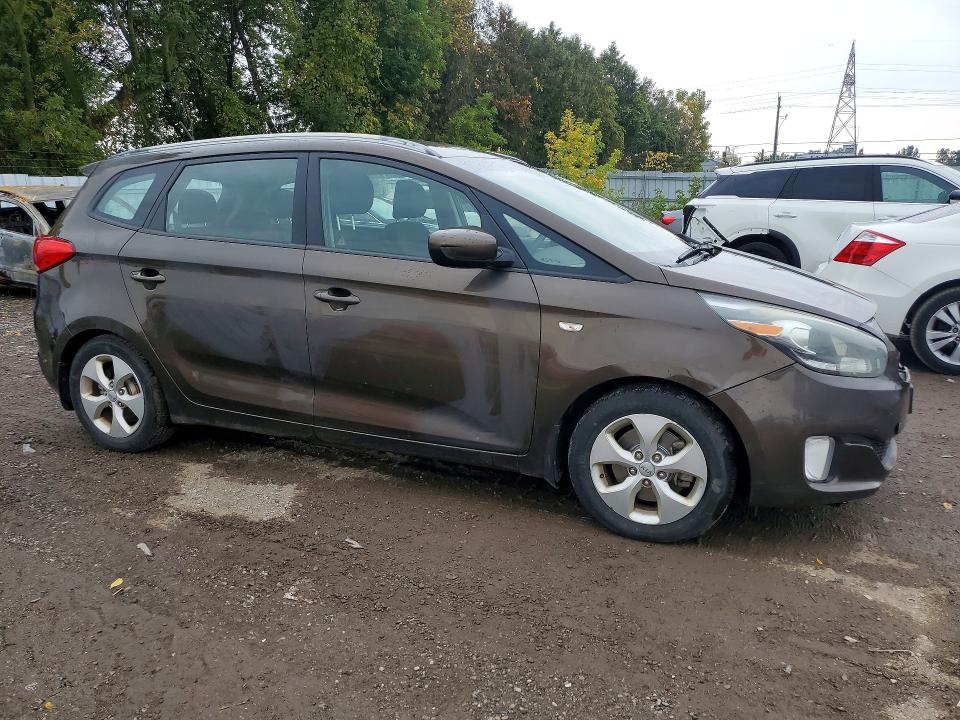 Продажа на аукционе авто 2014 Kia Rondo, vin: KNAHT8A34E7054768, номер лота: 71090526